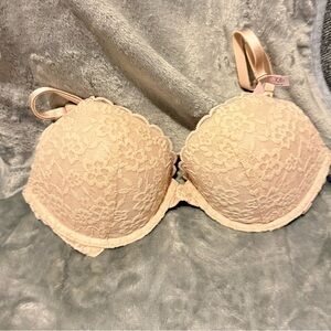 Victoria’s Secret Tee Sophia Lace Push-Up Cream Bra 32D